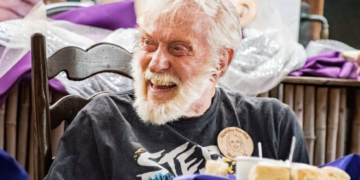 Rahasia Bugar Dick Van Dyke di Usia 100 Tahun, Ternyata Simpel